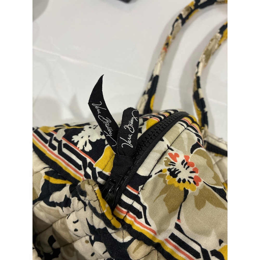 Vera Bradley Retired Dogwood Quilted Large Duffel Bag Yellow Floral Travel - Picture 4 of 9